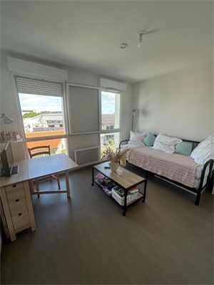 studio à la location -   17000  LA ROCHELLE, surface 27 m2 location studio - UBI478078325