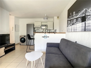 appartement à la location -   33750  SAINT QUENTIN DE BARON, surface 34 m2 location appartement - UBI420863689