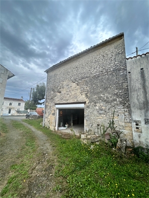 parking couvert à la vente -   17770  AUMAGNE, surface 54 m2 vente parking couvert - UBI440059241
