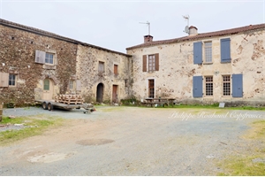 propriete à la vente -   85200  MERVENT, surface 245 m2 vente propriete - UBI448972328