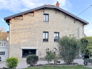 maison bourgeoise à la vente -   01190  PONT DE VAUX, surface 280 m2 vente maison bourgeoise - UBI455065055