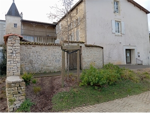 maison à la vente -   79400  SAINT MAIXENT L ECOLE, surface 377 m2 vente maison - UBI456065882