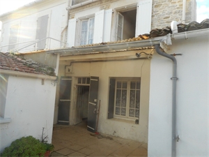maison de village à la vente -   17840  LA BREE LES BAINS, surface 63 m2 vente maison de village - UBI459447527