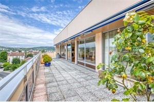 appartement à la vente -   01100  OYONNAX, surface 135 m2 vente appartement - UBI465077156