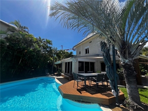 villa à la vente -   97434  SAINT GILLES LES BAINS, surface 151 m2 vente villa - UBI466608254