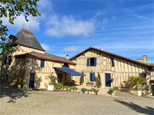 propriete à la vente -   32290  LUPIAC, surface 375 m2 vente propriete - UBI470732216