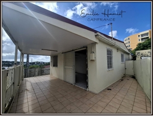 maison individuelle à la vente -   97200  FORT DE FRANCE, surface 73 m2 vente maison individuelle - UBI472795514