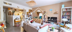 appartement renove à la vente -   13580  LA FARE LES OLIVIERS, surface 63 m2 vente appartement renove - UBI473406542