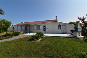 longere à la vente -   85230  BEAUVOIR SUR MER, surface 93 m2 vente longere - UBI475049090