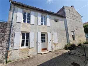 maison de ville à la vente -   17380  TONNAY BOUTONNE, surface 176 m2 vente maison de ville - UBI475761542