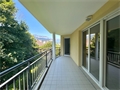 Appartement rénové à la vente