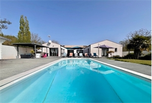 maison à la vente -   17290  LE THOU, surface 196 m2 vente maison - UBI479878274