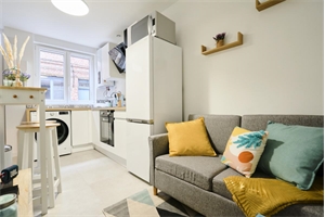 maison à la location -   59000  LILLE, surface 28 m2 location maison - UBI481490531