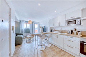t5 à la location -   06150  CANNES, surface 74 m2 location t5 - UBI483234800