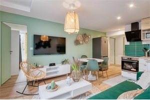 t5 à la location -   33110  LE BOUSCAT, surface 70 m2 location t5 - UBI484171580