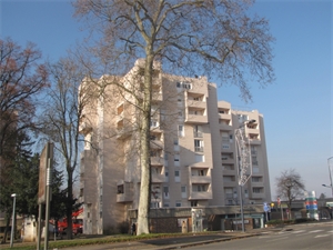 t4 à la location -   03000  MOULINS, surface 78 m2 location t4 - UBI263402996