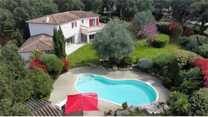 villa à la vente -   83520  ROQUEBRUNE SUR ARGENS, surface 205 m2 vente villa - UBI465716501