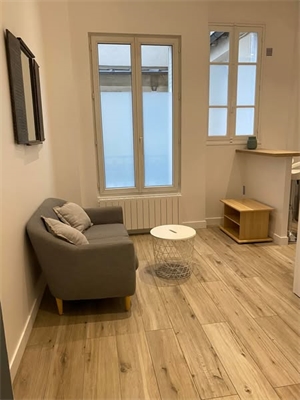studio à la location -   75010  PARIS 10EME ARRONDISSEMENT, surface 23 m2 location studio - UBI474372320
