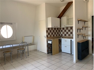 studio à la location -   11100  NARBONNE, surface 33 m2 location studio - UBI462191369