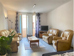 t3 à la location -   11100  NARBONNE, surface 81 m2 location t3 - UBI462500072