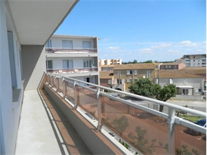 t5 à la location -   11100  NARBONNE, surface 95 m2 location t5 - UBI476219498