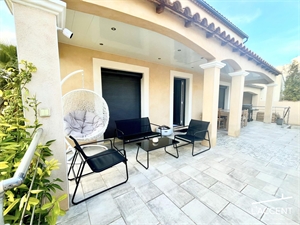 maison-villa à la vente -   30800  SAINT-GILLES, surface 183 m2 vente maison-villa - APR748035