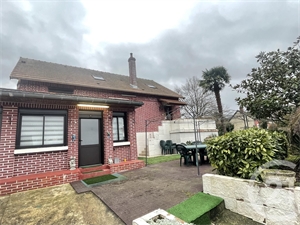 maison-villa à la vente -   02200  SOISSONS, surface 165 m2 vente maison-villa - APR582261