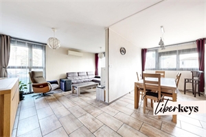 t4 à la vente -   13300  SALON DE PROVENCE, surface 77 m2 vente t4 - UBI474465263