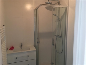 studio à la location -   92800  PUTEAUX, surface 30 m2 location studio - UBI464167112