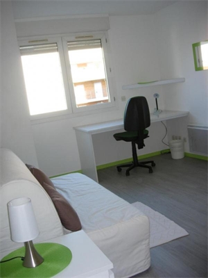 studio à la location -   42000  SAINT ETIENNE, surface 20 m2 location studio - UBI473760017