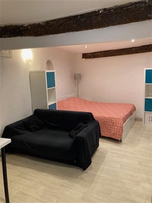 studio à la location -   84000  AVIGNON, surface 25 m2 location studio - UBI474997103
