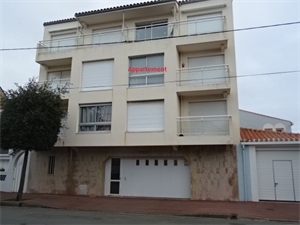 studio à la location -   85100  LES SABLES D OLONNE, surface 21 m2 location studio - UBI475323554