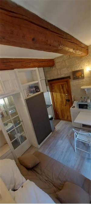 studio à la location -   84000  AVIGNON, surface 12 m2 location studio - UBI475485587