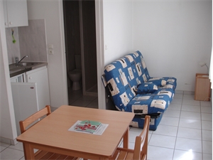 studio à la location -   63000  CLERMONT FERRAND, surface 18 m2 location studio - UBI475522427