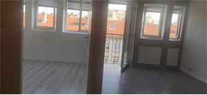 t2 à la location -   42000  SAINT ETIENNE, surface 42 m2 location t2 - UBI475671911