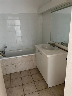 t2 à la location -   84000  AVIGNON, surface 42 m2 location t2 - UBI476500604