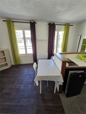 studio à la location -   51100  REIMS, surface 22 m2 location studio - UBI476545625