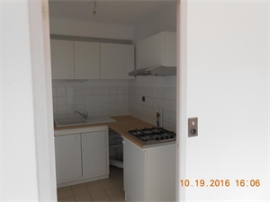 t2 à la location -   84000  AVIGNON, surface 46 m2 location t2 - UBI476724350