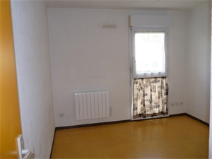 studio à la location -   37000  TOURS, surface 17 m2 location studio - UBI477186242