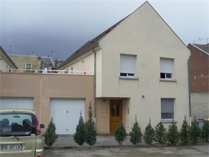 t5 à la location -   02200  SOISSONS, surface 100 m2 location t5 - UBI477311993