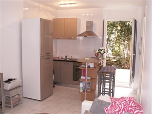 t2 à la location -   30000  NIMES, surface 30 m2 location t2 - UBI477393368