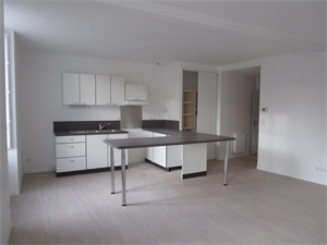 t2 à la location -   24340  LA ROCHEBEAUCOURT ET ARGENTINE, surface 63 m2 location t2 - UBI477527117