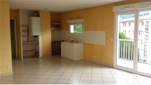t4 à la location -   73000  CHAMBERY, surface 84 m2 location t4 - UBI478109228