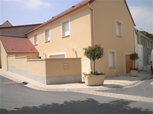 maison à la location -   51500  SACY, surface 125 m2 location maison - UBI478208774