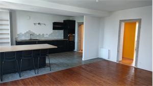 t3 à la location -   49400  SAUMUR, surface 75 m2 location t3 - UBI478255655