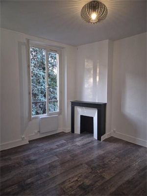 t2 à la location -   93330  NEUILLY SUR MARNE, surface 31 m2 location t2 - UBI478411592