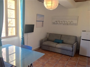 studio à la location -   83400  HYERES, surface 19 m2 location studio - UBI478442657