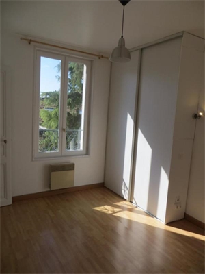 t2 à la location -   92210  SAINT CLOUD, surface 33 m2 location t2 - UBI478723847