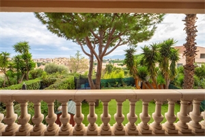studio à la location -   06400  CANNES, surface 31 m2 location studio - UBI478745474