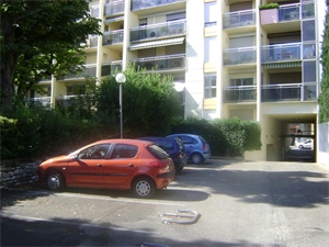 studio à la location -   30000  NIMES, surface 17 m2 location studio - UBI478806521